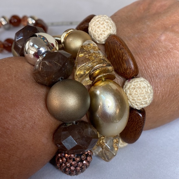 Group of chunky funky neutral stretch bracelets - Picture 10 of 12
